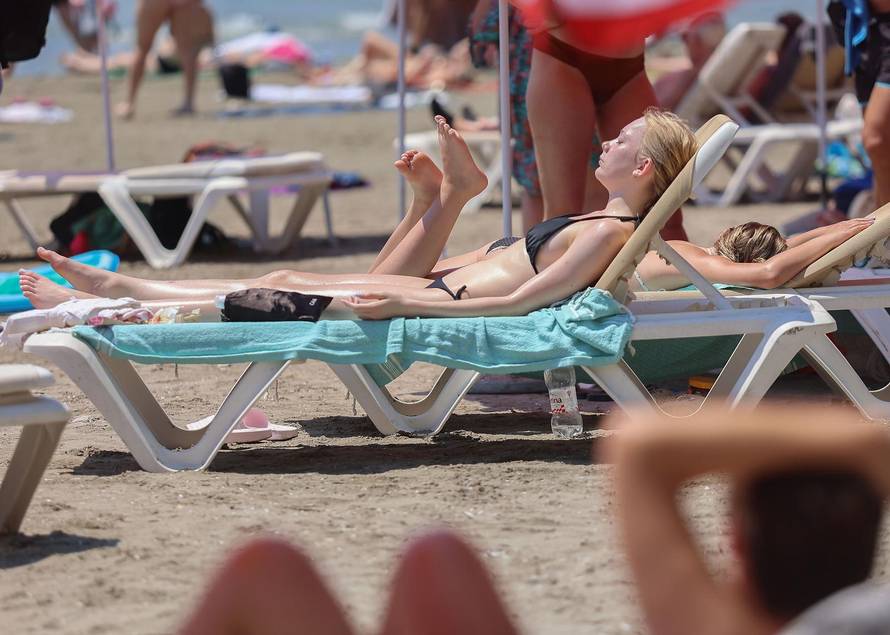 Split: 34 stupnja Celzijevih mnoge su Splićane natjerali na plaže