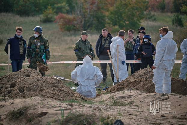 Mass grave found in Lyman, Ukraine, according to regional governor