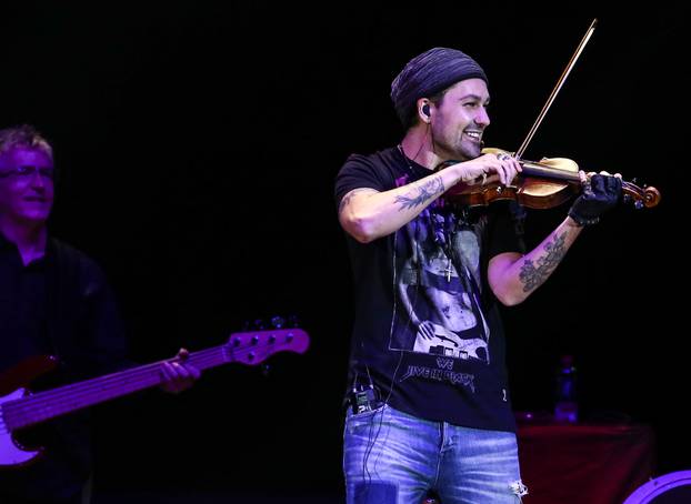Zagreb: U Areni odrÅ¾an koncert violinista Davida Garretta
