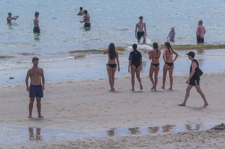 Severe heatwave in Adelaide, Henley Beach, South Australia, Australia - 08 Jan 2026