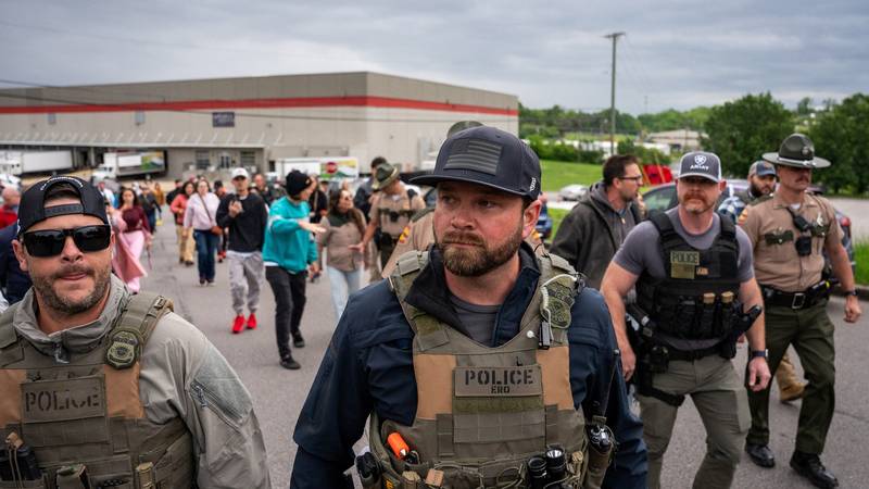 Trumpov novi plan za ilegalne migrante: Uzmite 1000 dolara i samodeportirajte se iz Amerike 18 2025 05 04t233413z 1740073505 rc28bea9ndn6 rtrmadp 3 usa trump migrants