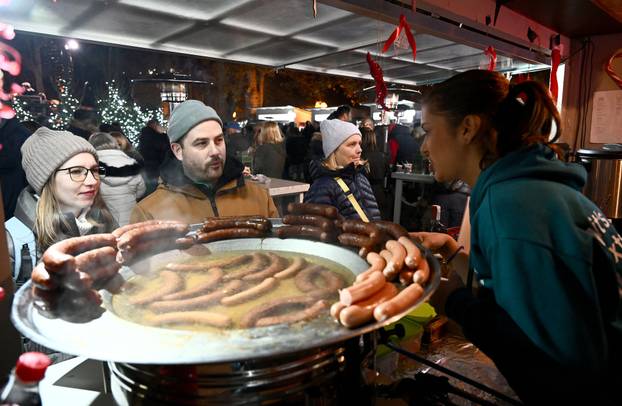 Zagreb: Advenstka ponuda na Zrinjevcu