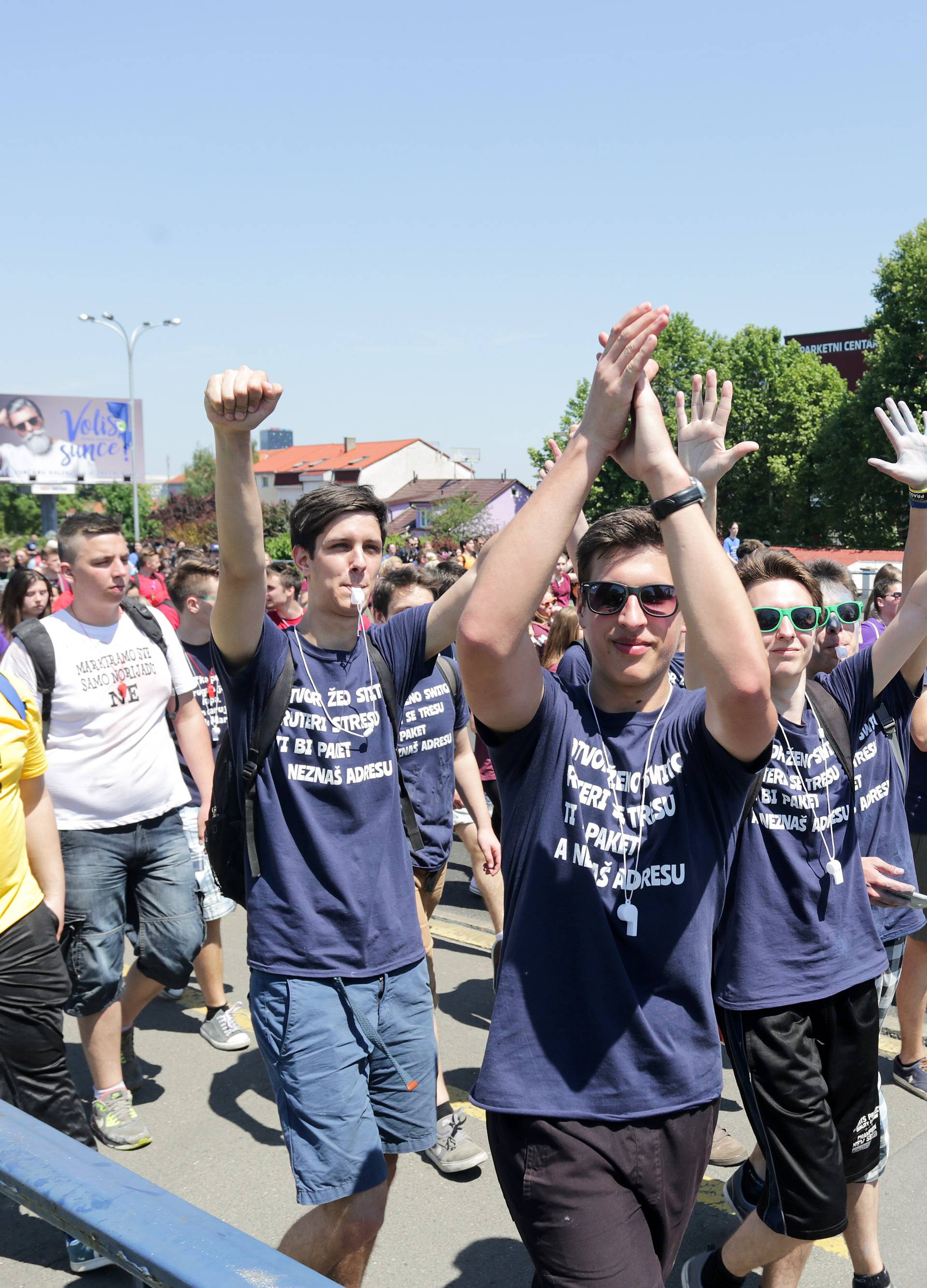 U Zagrebu troje privedenih, Hitna intervenirala 13 puta