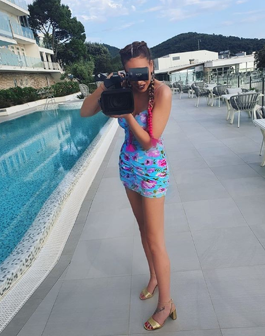 Ava 'puca' na parlamentarne izbore: Glasajte za mene, ludu