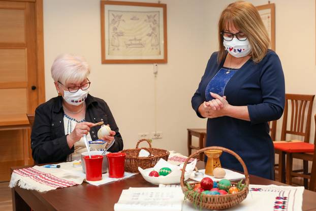 Beli Manastir: Pokazna radionica ukrašavanja pisanica motivima baranjskog šokačkog veza