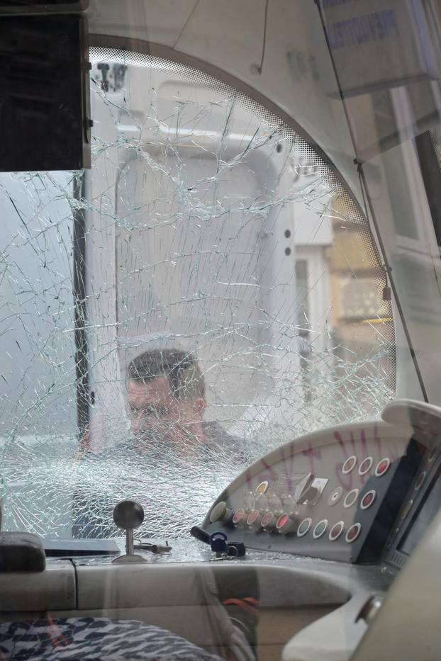Zagreb: U Dra&scaron;kovi&cacute;evoj do&scaron;lo do sudara kamiona i tramvaja