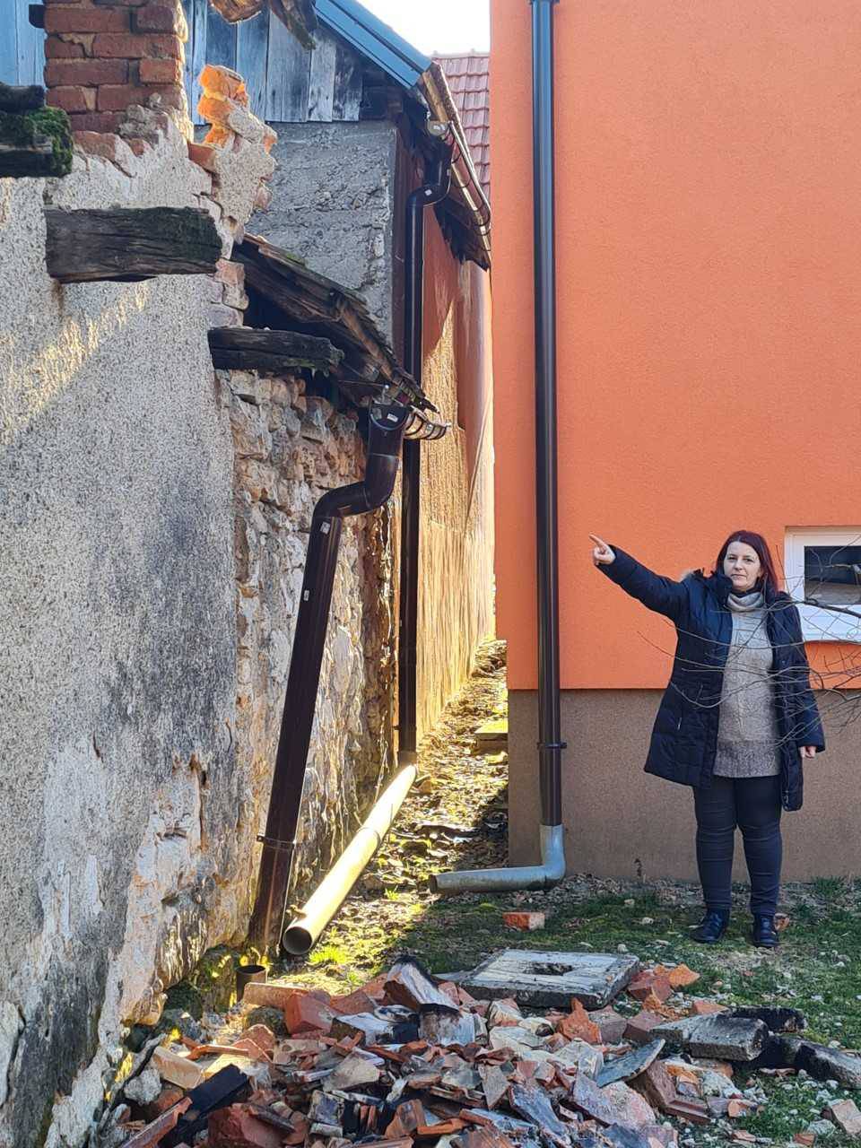 Prijeti im opasnost urušavanja susjedove kuće: Od potresa žive u strahu, ali pomoć ne stiže