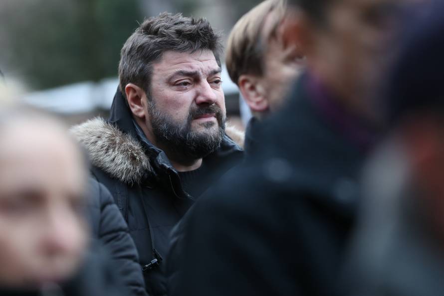 Oproštaj od oca uz tamburaše: Marko je jedva susprezao suze