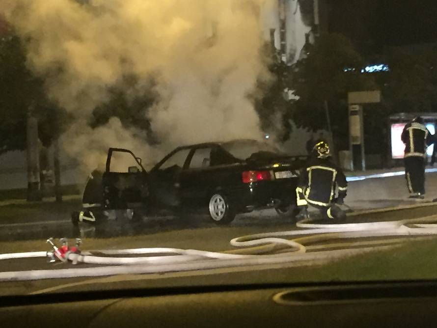 Sudarila se četiri auta, jedan je skroz izgorio, ima ozlijeđenih