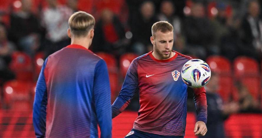 Zagrijavanje nogometaša uoči početka utakmice Češke i Hrvatske u kvalifikacijama za FIFA Svjetsko prvenstvo