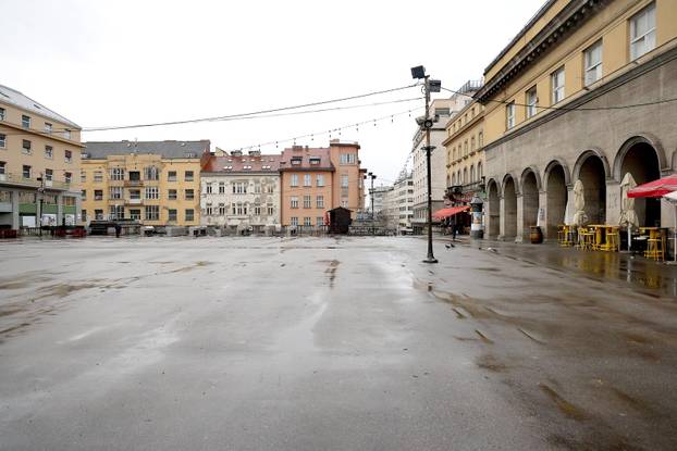Zagreb: Dolac je jutros pust, prodaja je premještena na Europski trg