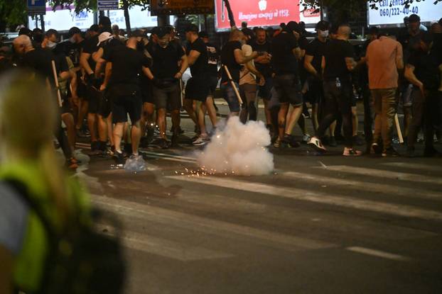 Beograd: Sukob građana i studenata s policijom tijekom prosvijeda