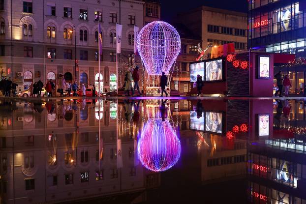 Sarajevo: Blagdanska atmosfera u centru grada