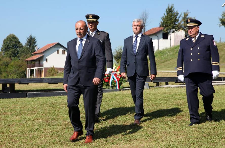 Hrvatska Kostajnica: ObiljeÅ¾avanje 28. obljetnice pogibije ratnog reportera Gordana Lederera