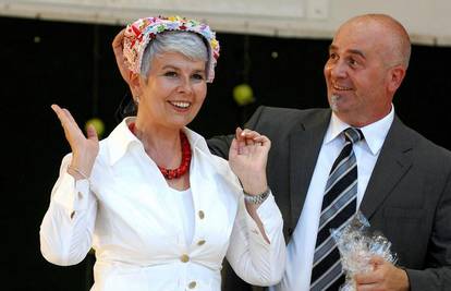 Premijerka je u Vrbovcu nosila kapu narodne nošnje