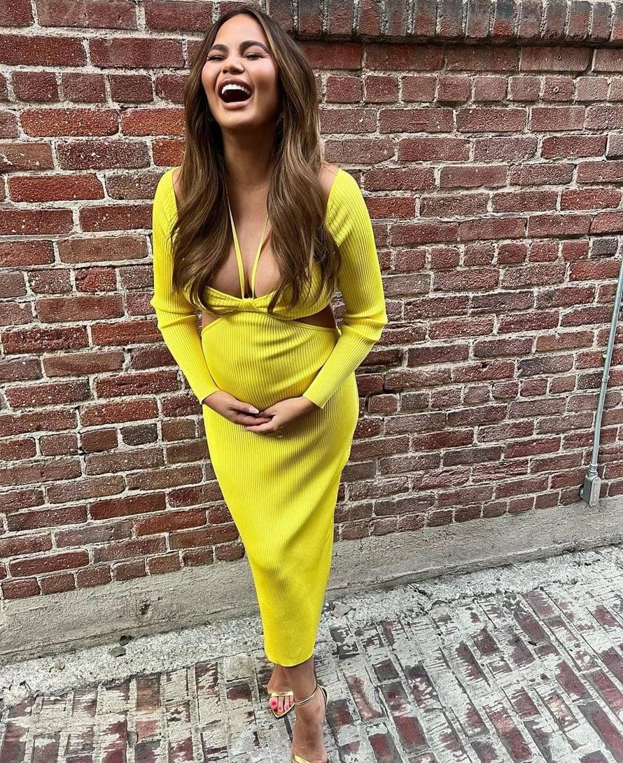 Nakon gubitka djeteta Chrissy Teigen i John Legend dobili su kćer: 'Kakav blagoslovljen dan'