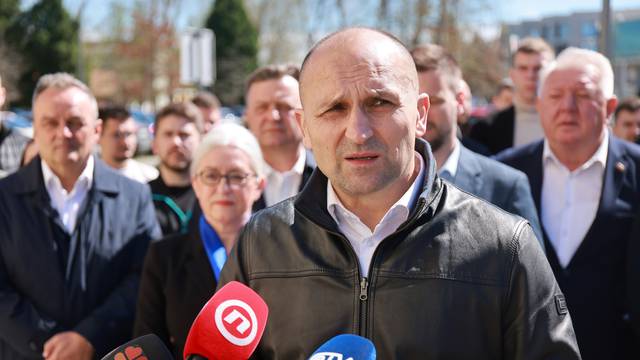Osijek: Kandidati HDZ-a i partnera i IV. izbornoj jedinici održali konferenciju za medije