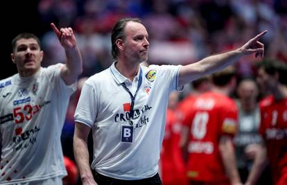 Sigurdsson oduševio! Izbornik se fotografijom javio iz aviona