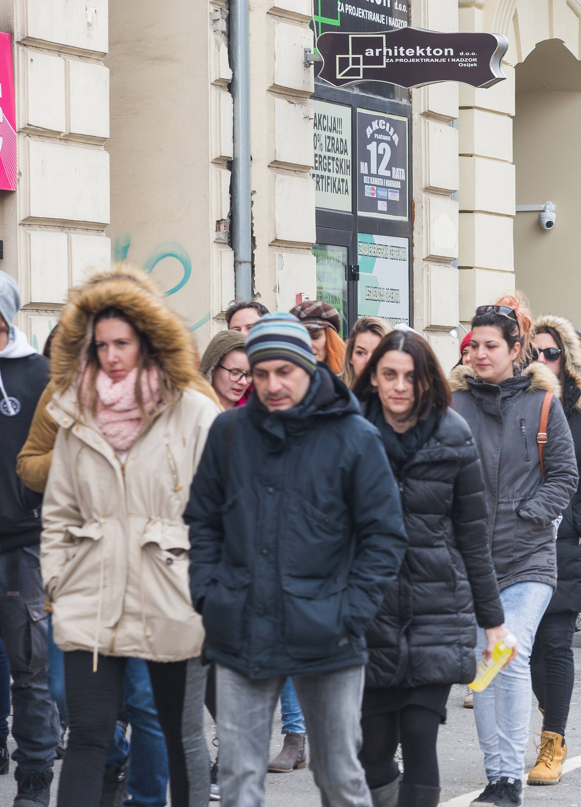 Osječani na prosvjedu: 'Ovo je u rangu terorizma, spori ste!'