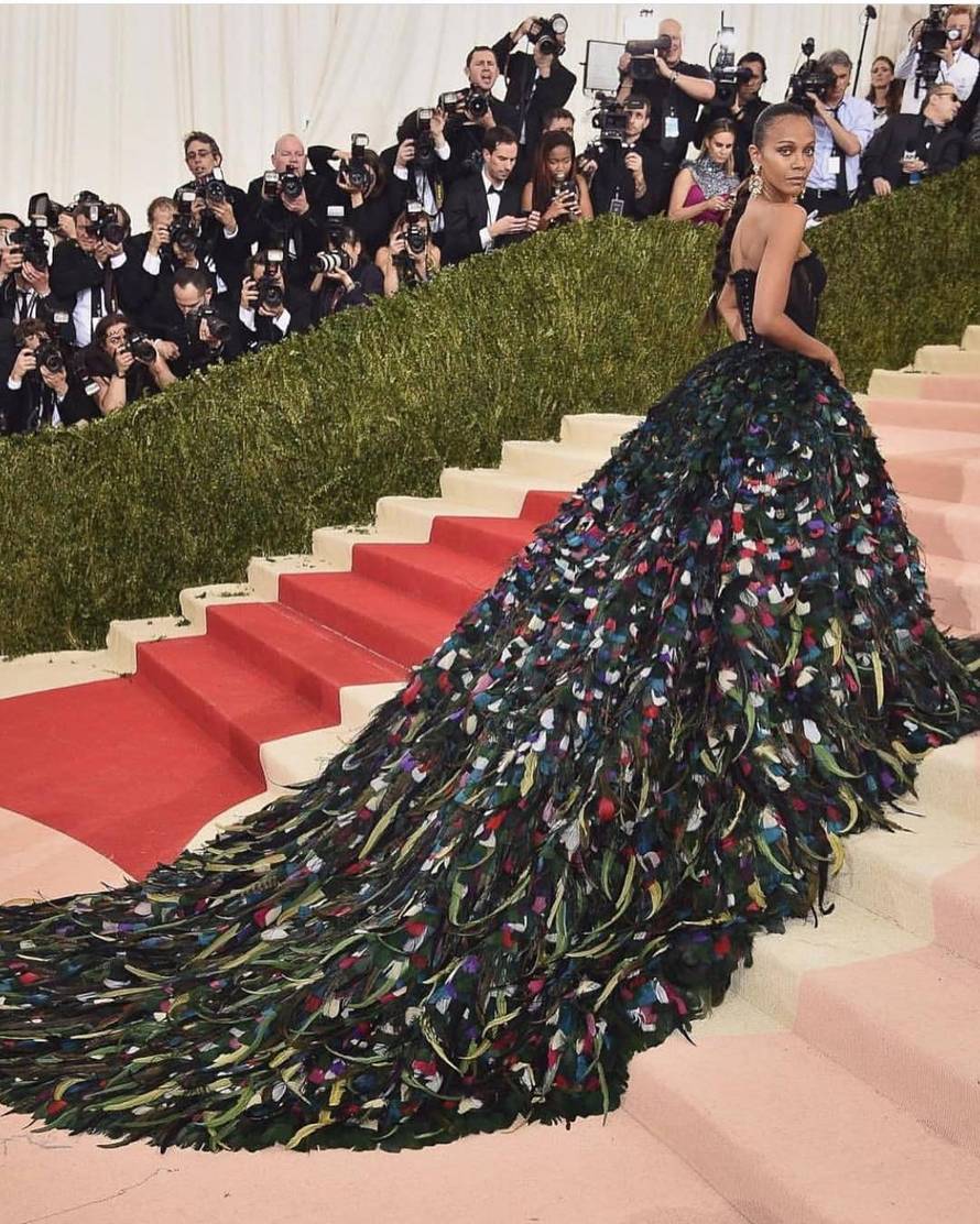 Rihanna je došla kao papa, a Perry obukla anđeoska krila...