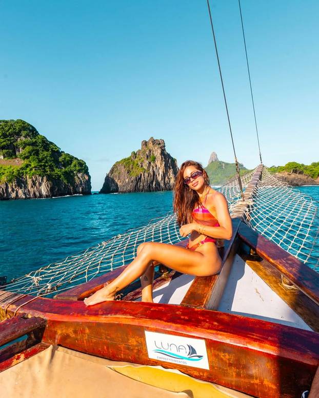FOTO Vrućoj Brazilki Anitti tange su uniforma: Na koncertima vrti stražnjicom i zaluđuje fanove