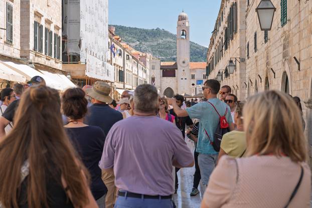 Dubrovnik: Velike gužve unutar povijene jezgre grada.