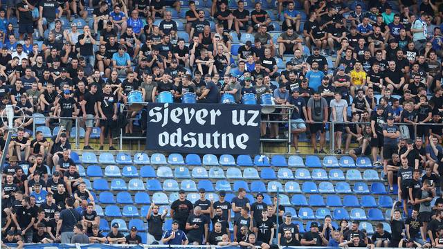 Poruke s tribina uoči početka utakmice Dinama i AEK-a 