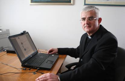 Biskup Uzinić u tjedan dana skupio 500 prijatelja na Faceu