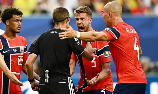 Fifa: 'Senzor nije pokazao da je lopta dirala kabel'. Norve&zcaron;ani: &lsquo;Lopta je pala ravno, dakle je!'