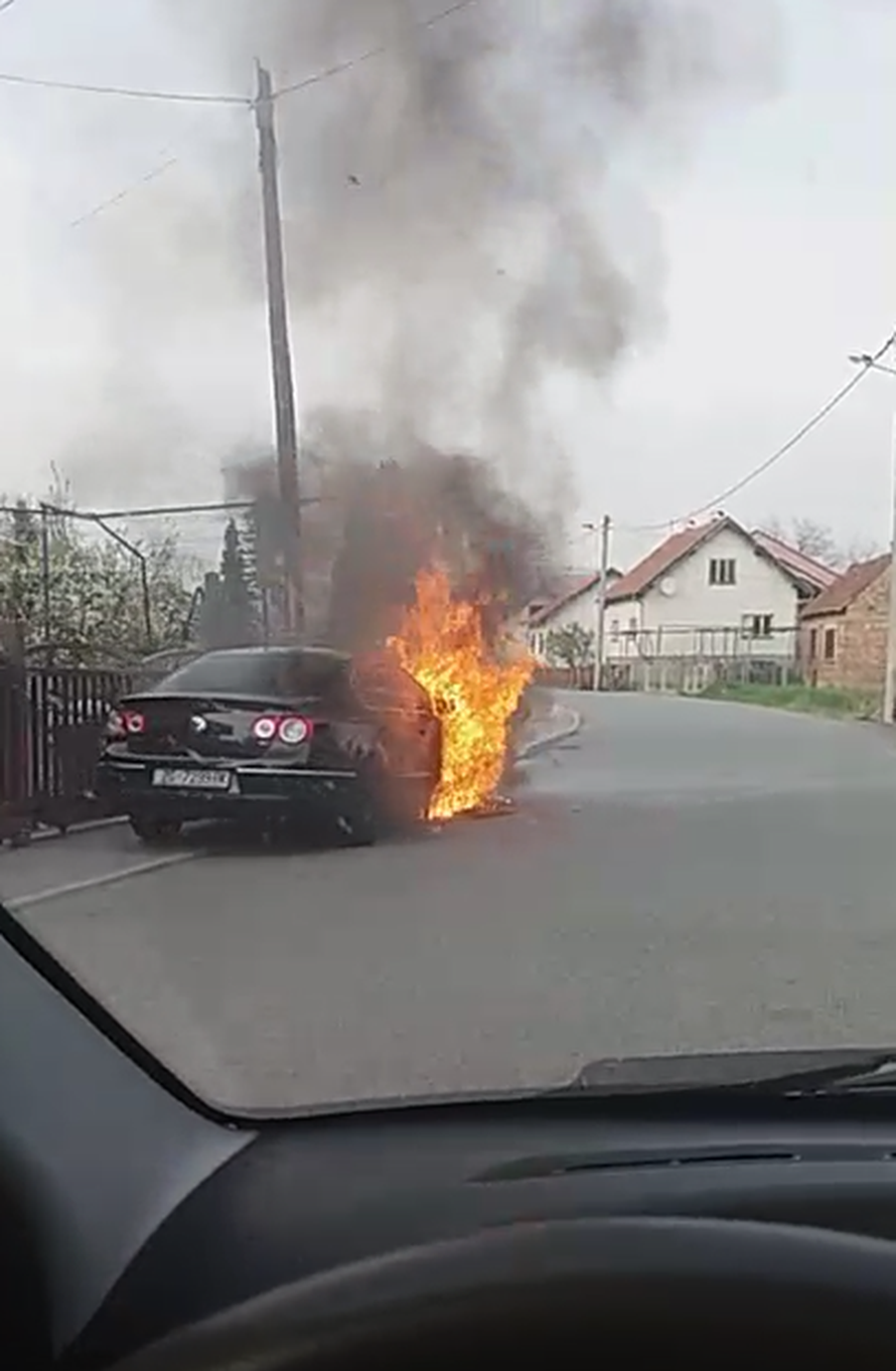Volkswagen izgorio u Zagrebu: U požaru nije bilo ozlijeđenih