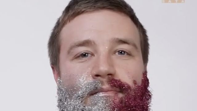 Novi trend! Muškarci za Božić umjesto bora - kite svoje brade