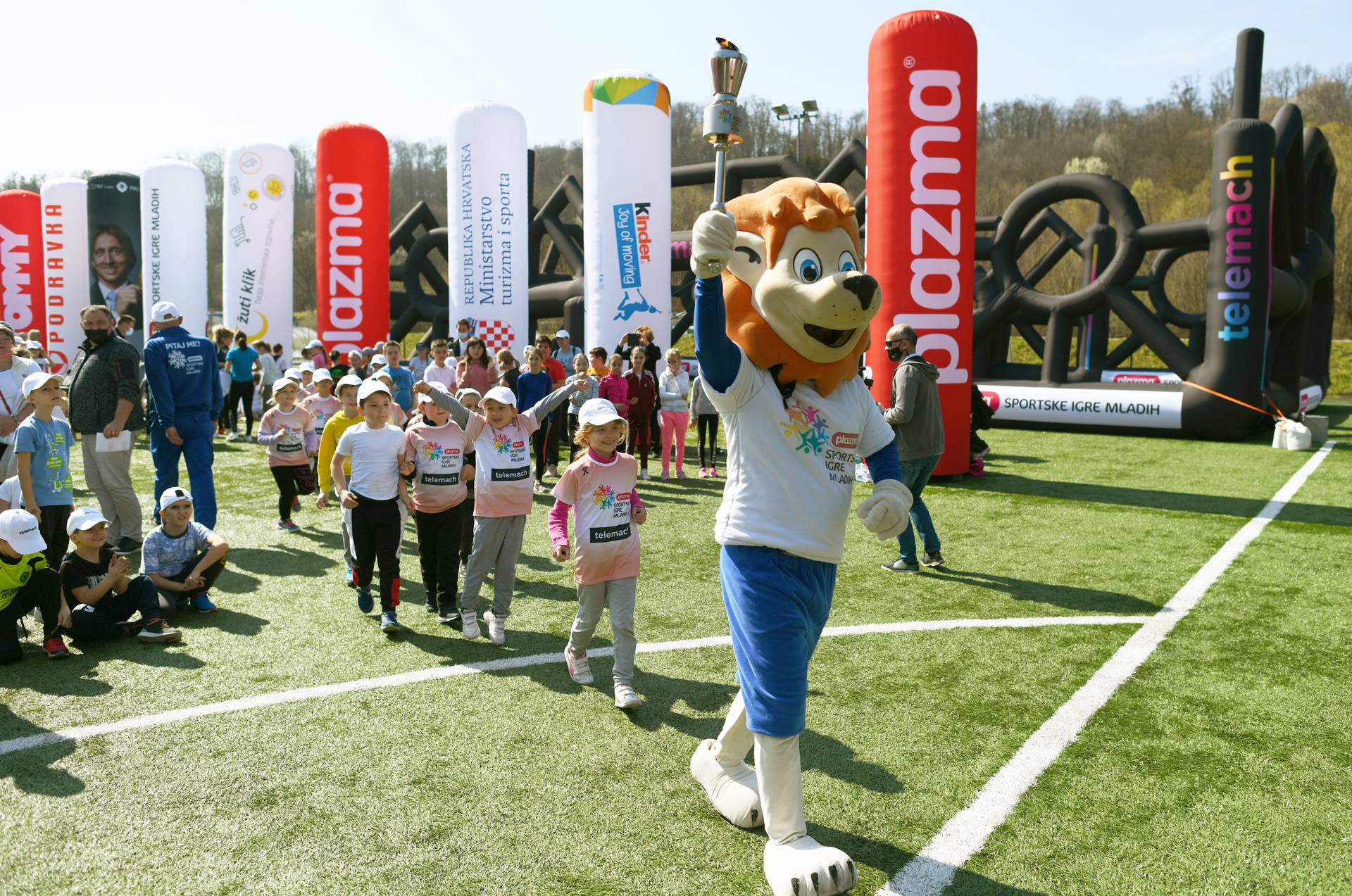 Petrinja: Gradski stadion postao središte amaterskog sporta u Hrvatskoj, a djeca su uživala!