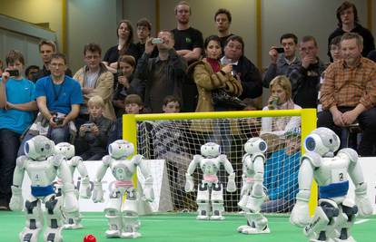 I kad ga igraju roboti, nogomet je najvažnija sporedna stvar