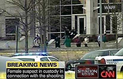 Alabama: Žena je upala u kampus i ubila troje ljudi