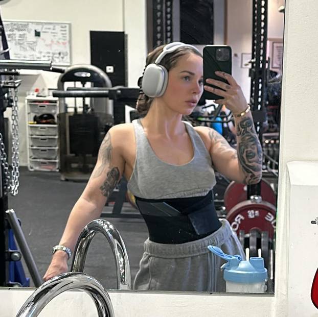 FOTO Najjači čovjek na svijetu ima 206 cm, a ljubi konobaricu od 157 cm. Tragedija ih zbližila...