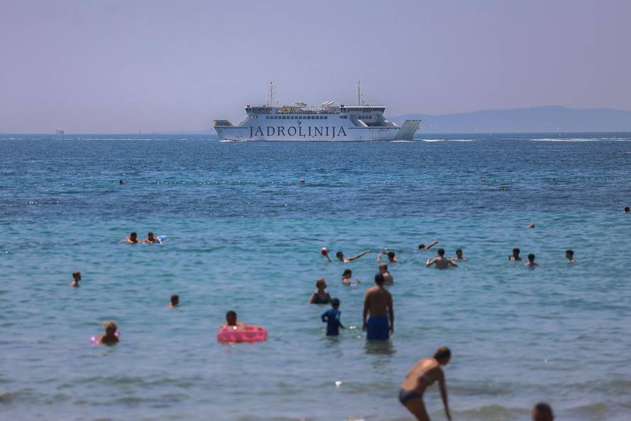 Split: 34 stupnja Celzijevih mnoge su Splićane natjerali na plaže