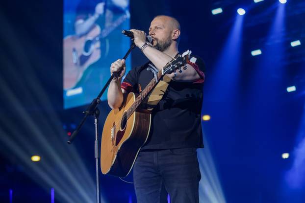 Zagreb: U Areni Zagreb održan koncert "Progledaj srcem"