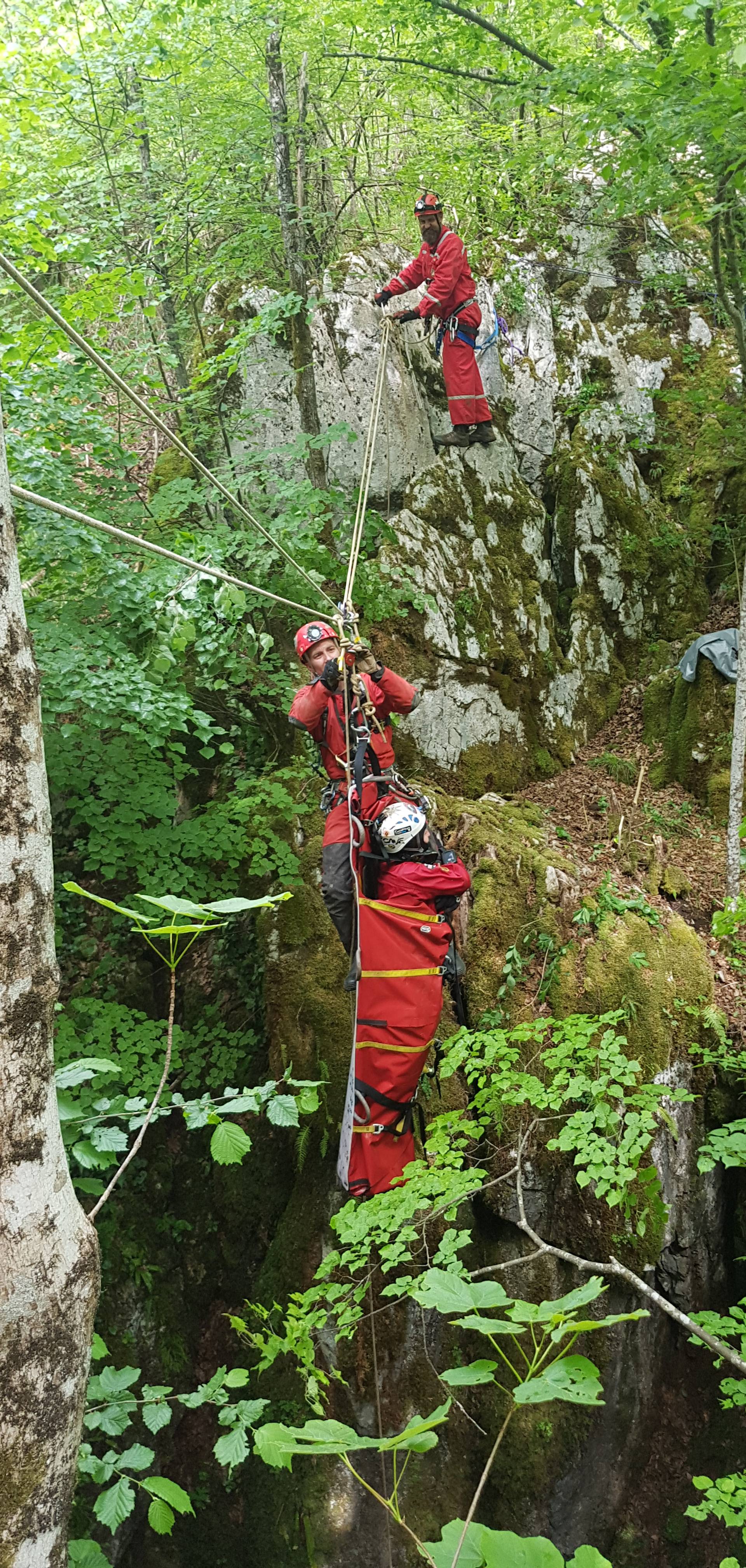 Speleoronioci su izvukli 'mrtvo tijelo' iz špilje na izvoru Ričina