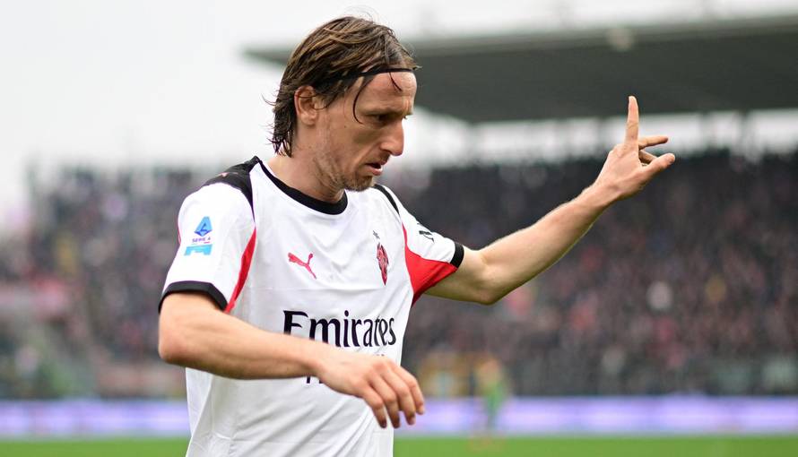 Serie A - Cremonese v AC Milan