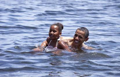 Obama otišao s kćeri na kupanje u Meksički zaljev