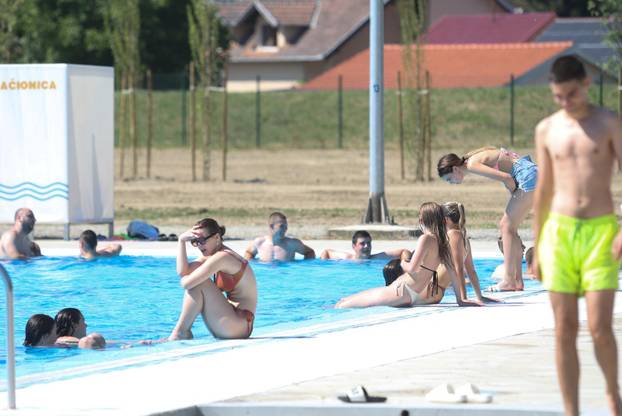 24 SATA: Kupaći uživaju na obnovljenim bazenima Copacabana
