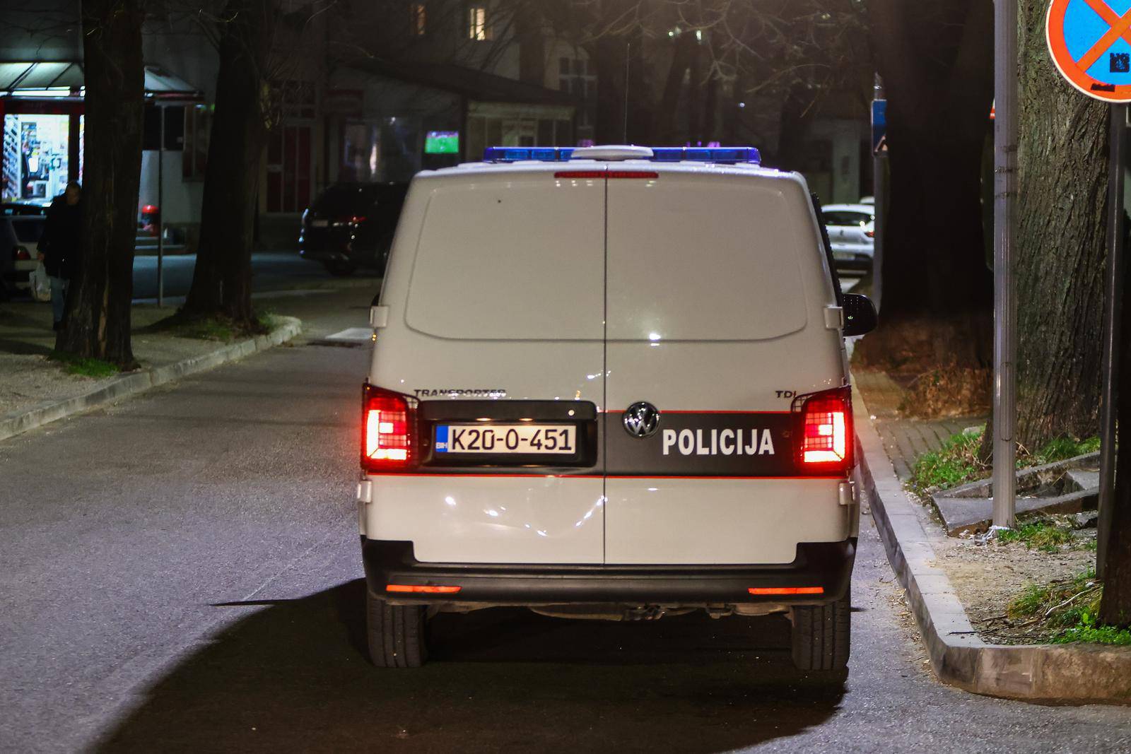 Mostar: Policijski očevid na mjestu sukoba navijača gdje je jedna osoba ozlijeđena