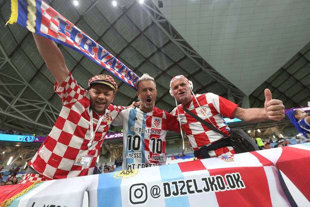 KATAR 2022 - Navijači na stadionu uoči početka utakmice između Hrvatske i Japana