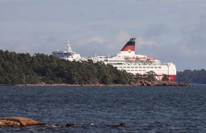 Finski kruzer nasukao se na obalu Švedske, svi evakuirani