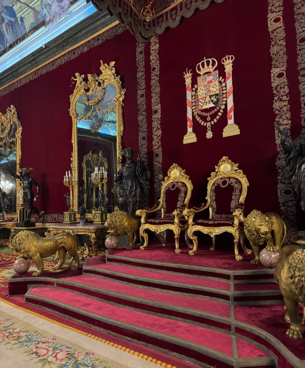 FOTO Pala je pusa, a sad šetnje Madridom: Savršeni Šime i njegova Maja se ne odvajaju!