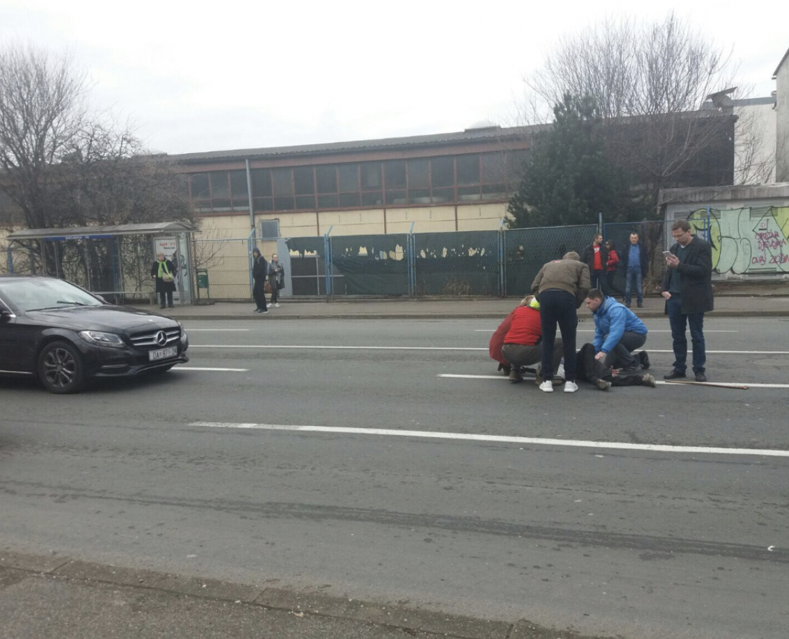 Šok za pjevača:  Saša Lozar je autom udario muškarca (86)