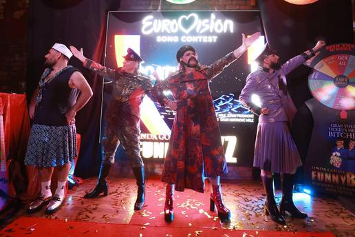 &Scaron;&Ccaron;iha! Nazdravlje! Prlja se ipak prehladio: 'Mislim da ne&cacute;emo nastupiti u eurovizijskom selu'