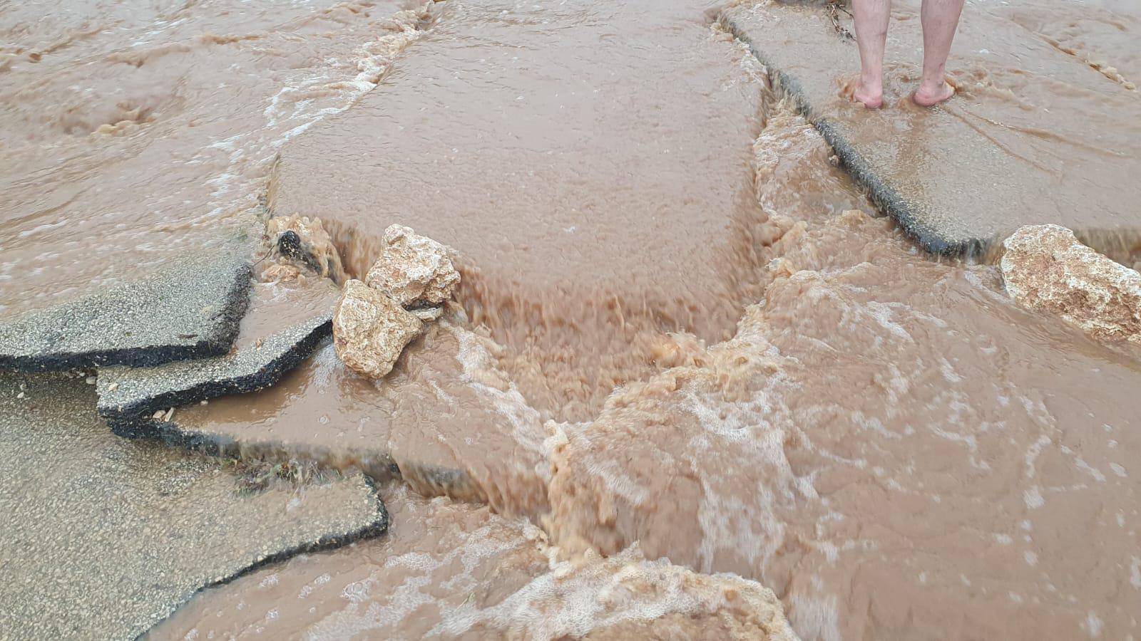 VIDEO Katastrofa kraj Obrovca: 'Umjesto ceste tu je sad rijeka...  plaže nema, kao da je izbrisana'