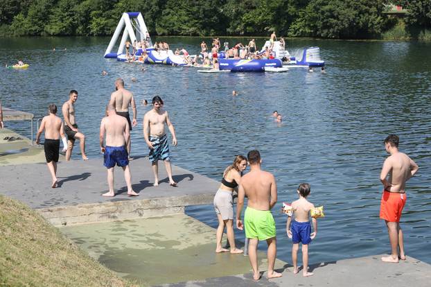 Karlovac: Otvorena sezona kupanja na Foginovom kupalistu