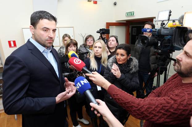 Operativni sastanak SDP-a u Ogulinu, Bernardić dao izjavu za medije